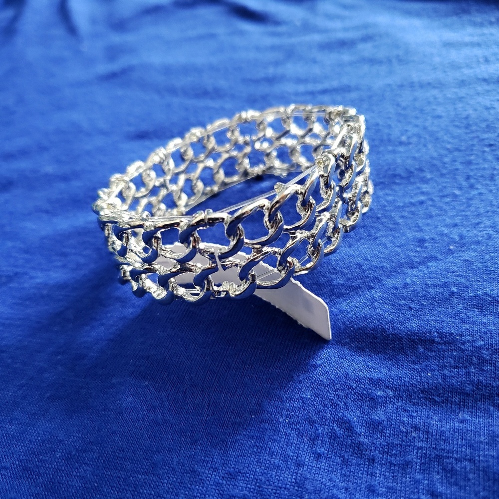 Silver stretch interlocking chain design bracelet